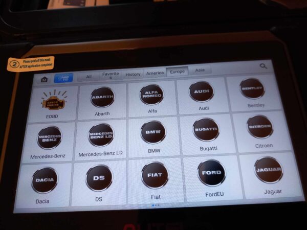 Autel MaxiCOM MK808K-BT diagnosis tablet front look